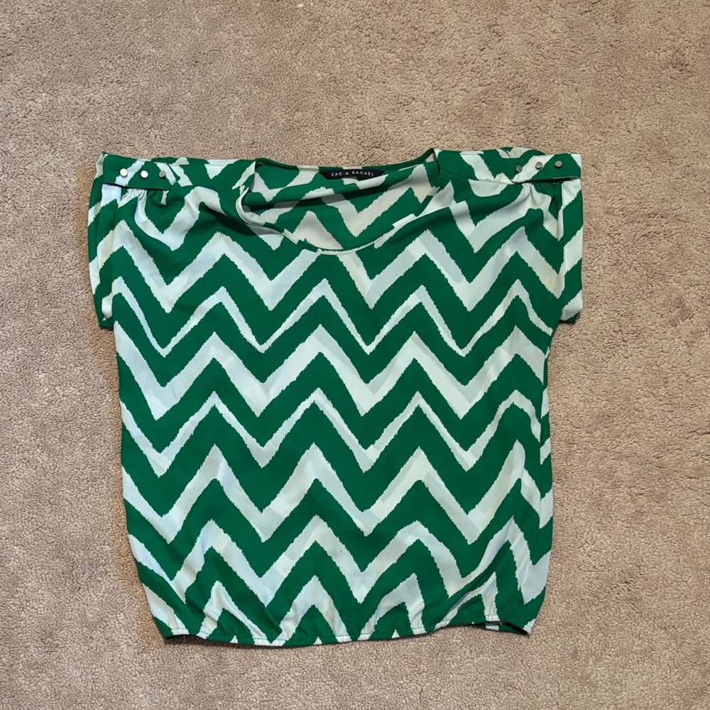 Zac & Rachel Green and White Chevron Blouse